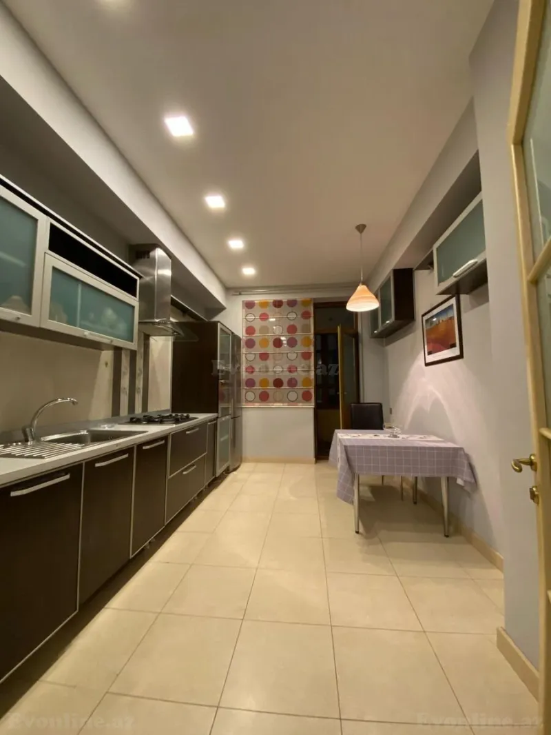 Kirayə verilir 2 otaqlı Mənzil Yeni tikili 100 m² Nərimanov r.