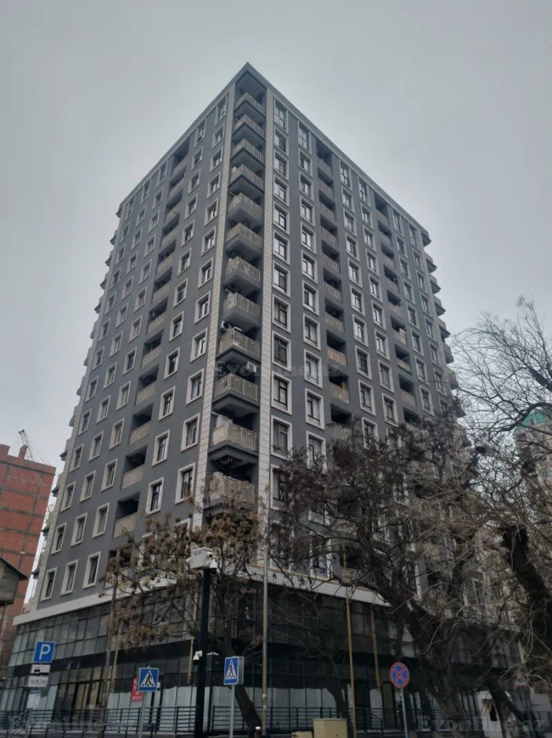 Satılır 3 otaqlı Mənzil Yeni tikili 107 m² 28 May m.