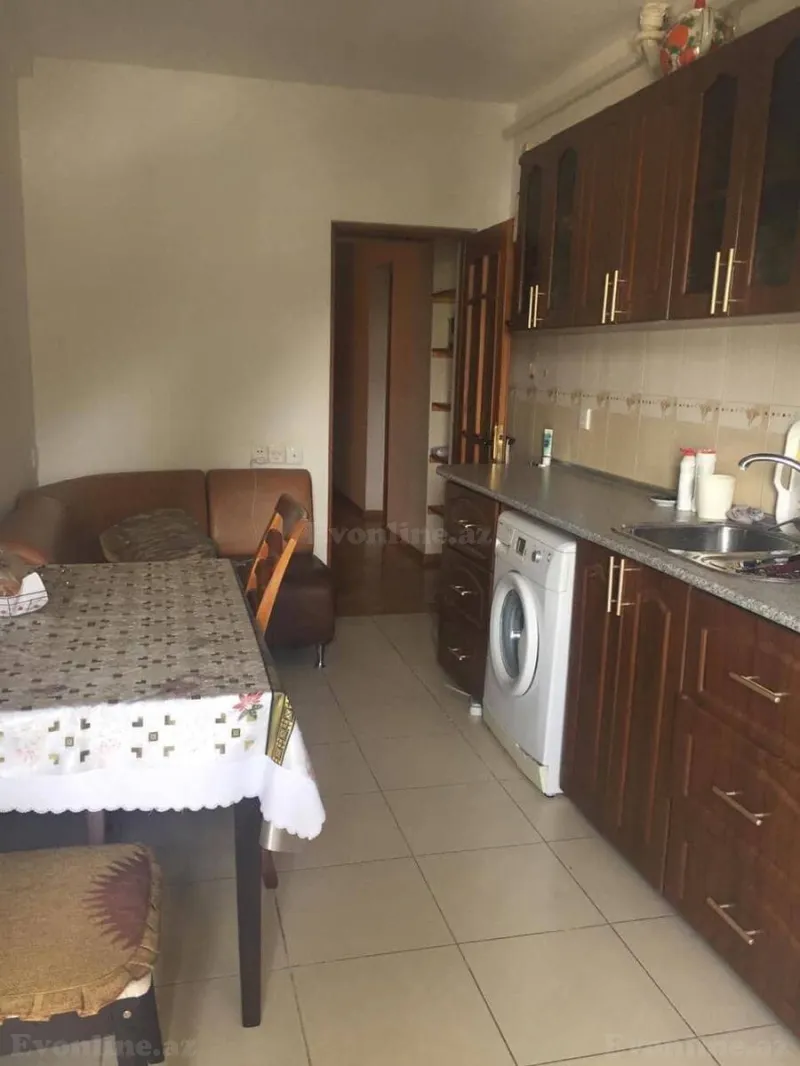 Kirayə verilir 3 otaqlı Mənzil Köhnə tikili 110 m² 28 May m.