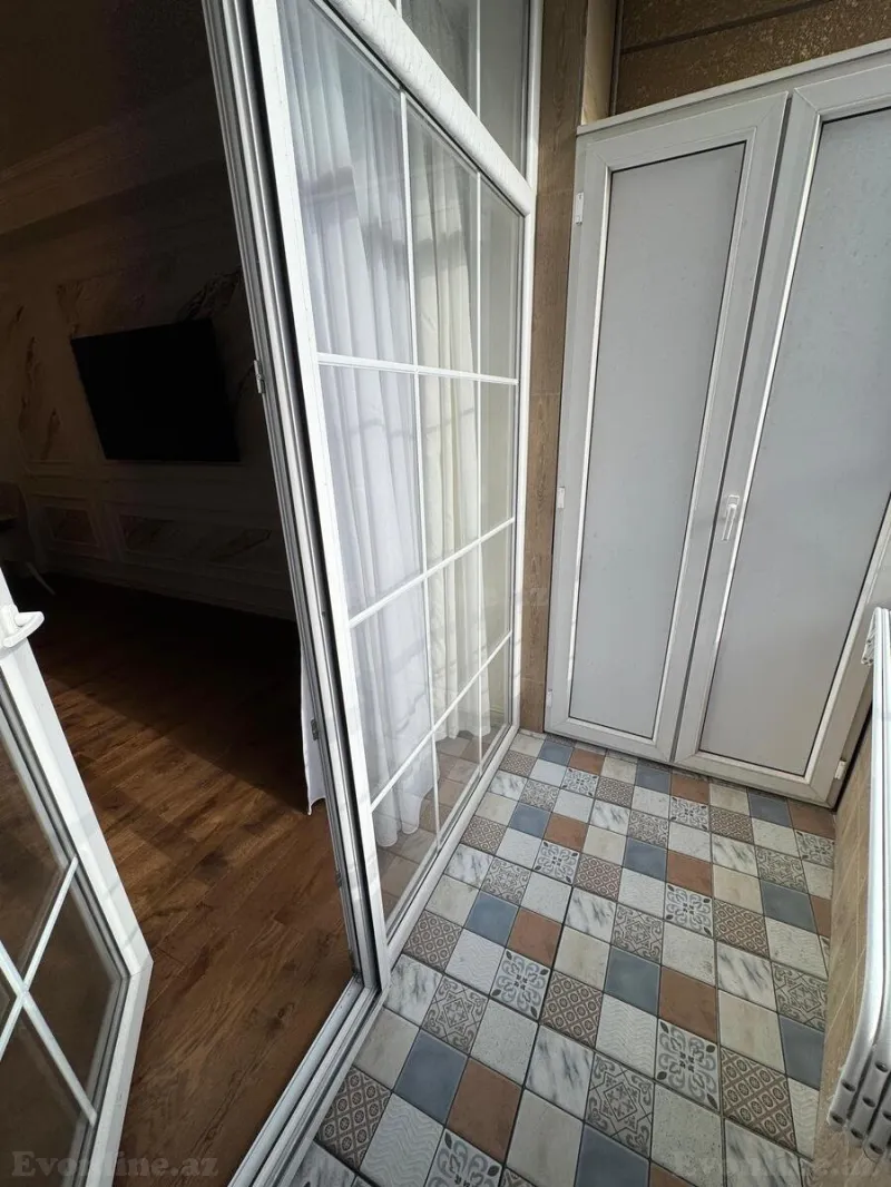 Satılır 4 otaqlı Mənzil Yeni tikili 150 m² Xətai m. - şəkil 24