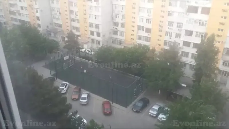 Satılır 3 otaqlı Mənzil Köhnə tikili 90 m² İnşaatçılar m. - şəkil 2