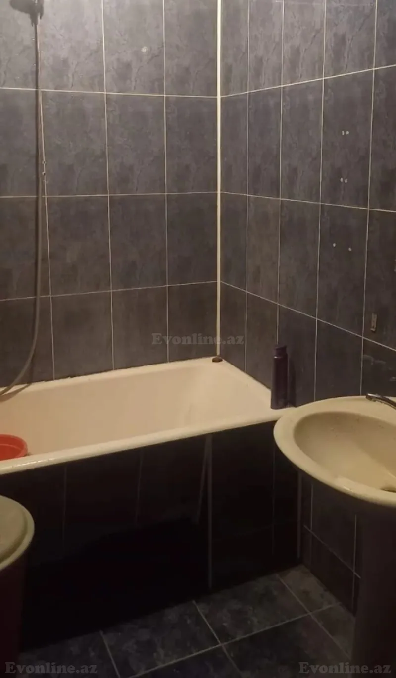 Satılır 3 otaqlı Mənzil Köhnə tikili 90 m² İnşaatçılar m. - şəkil 5
