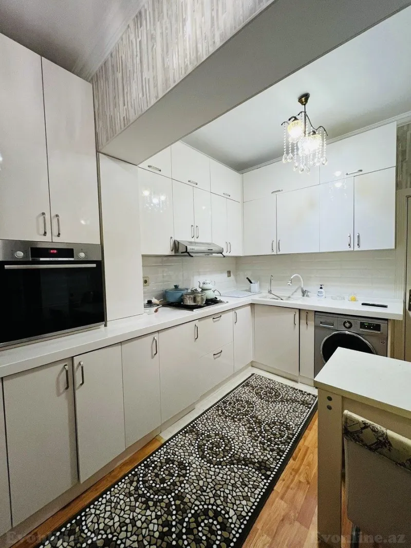 Satılır 3 otaqlı Mənzil Köhnə tikili 92 m² 6-cı mikrorayon