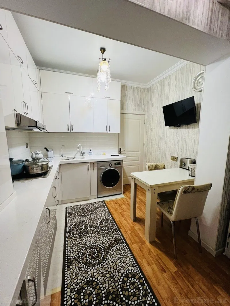 Satılır 3 otaqlı Mənzil Köhnə tikili 92 m² 6-cı mikrorayon - şəkil 2