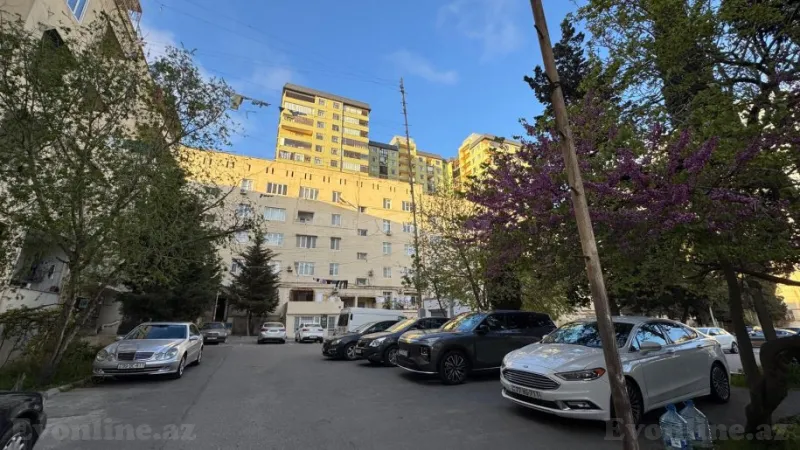 Satılır 3 otaqlı Mənzil Köhnə tikili 100 m² Badamdar
