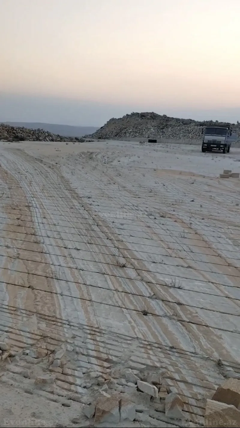 Torpaq Qızıldaş Satılır