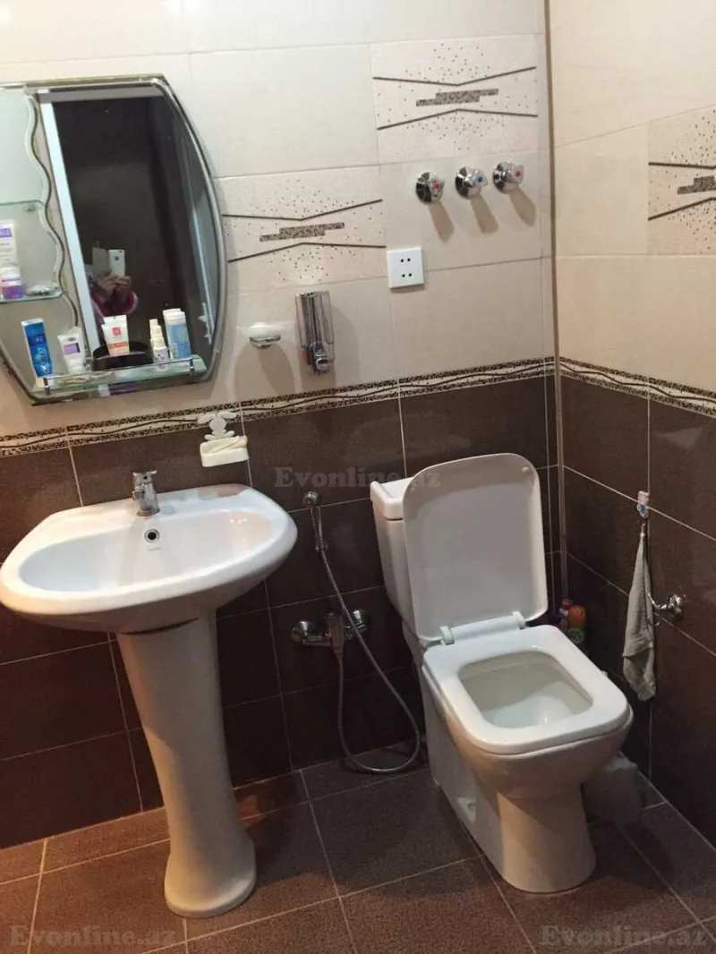 Satılır 2 otaqlı Mənzil Köhnə tikili 65 m² Nəriman Nərimanov m. - şəkil 9