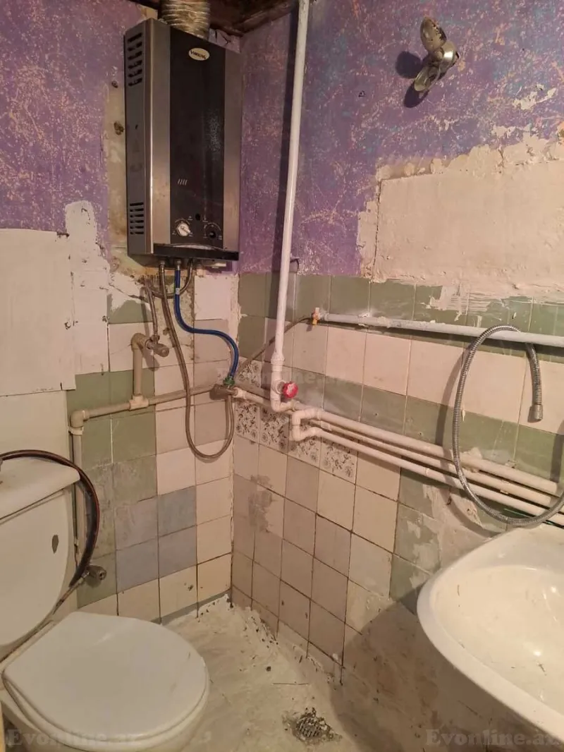 Kirayə verilir 2 otaqlı Mənzil Köhnə tikili 45 m² Səbail r. - şəkil 2