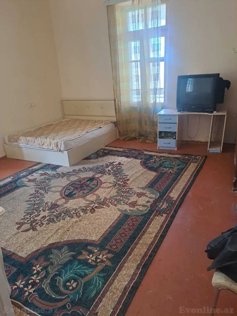 Kirayə verilir 2 otaqlı Mənzil Köhnə tikili 45 m² Səbail r. - şəkil 3