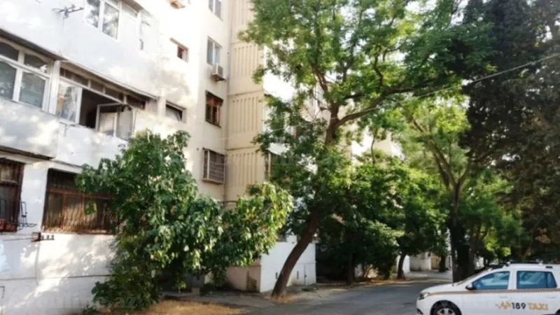 Satılır 2 otaqlı Mənzil Köhnə tikili 50 m² 8-ci kilometr