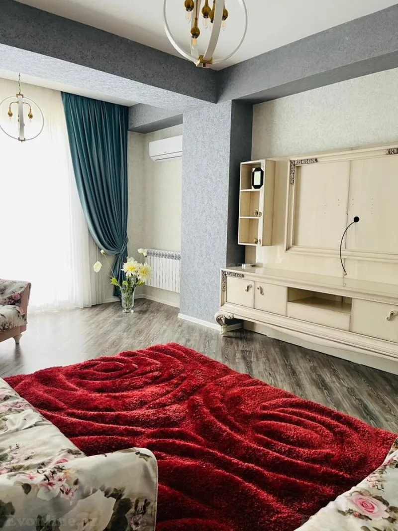 Satılır 4 otaqlı Mənzil Yeni tikili 200 m² 28 May m. - şəkil 2