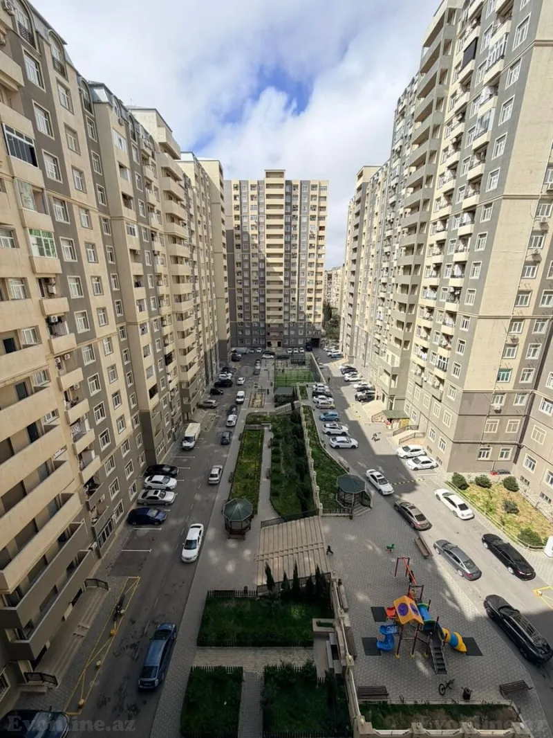 Satılır 2 otaqlı Mənzil Yeni tikili 45 m² Massiv D