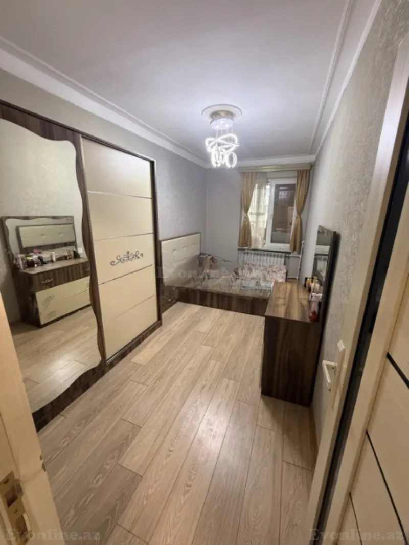 Satılır 3 otaqlı Mənzil Köhnə tikili 70 m² Gənclik m. - şəkil 4
