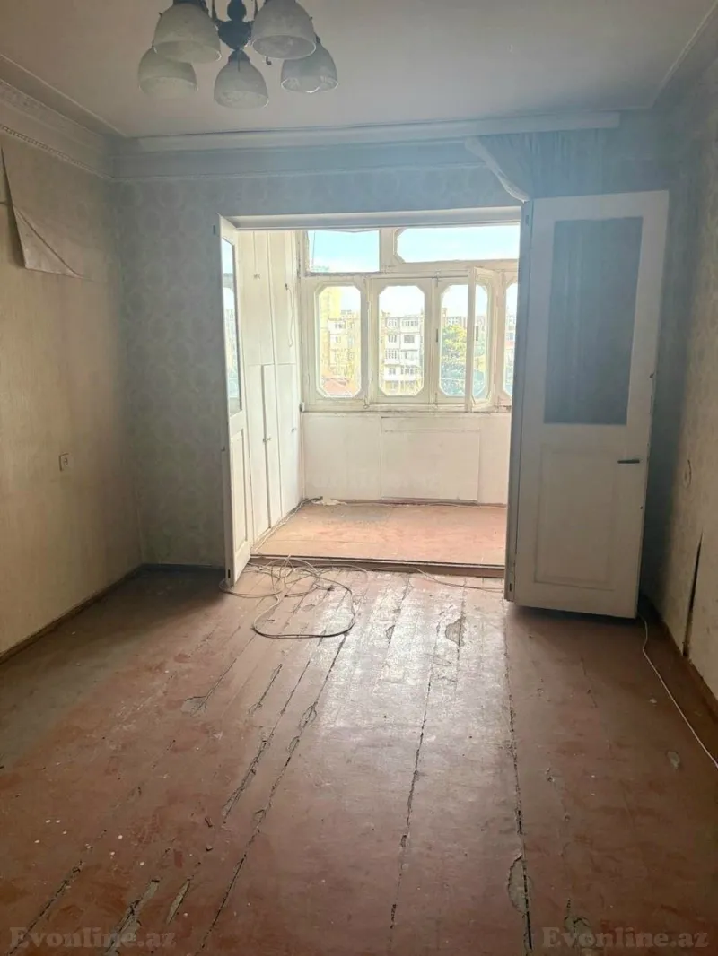 Satılır 3 otaqlı Mənzil Köhnə tikili 80 m² İnşaatçılar m. - şəkil 4