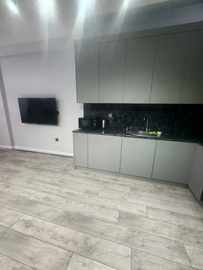 Kirayə verilir 2 otaqlı Mənzil Yeni tikili 85 m² İnşaatçılar m. - şəkil 7