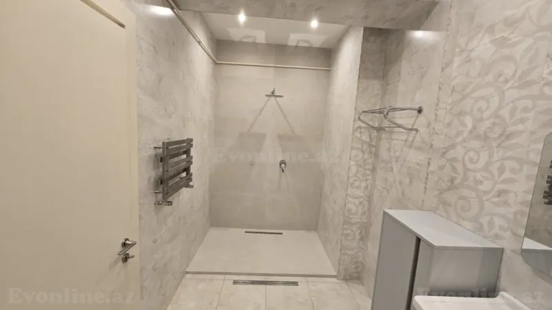 Satılır 4 otaqlı Mənzil Yeni tikili 196 m² İnşaatçılar m. - şəkil 8