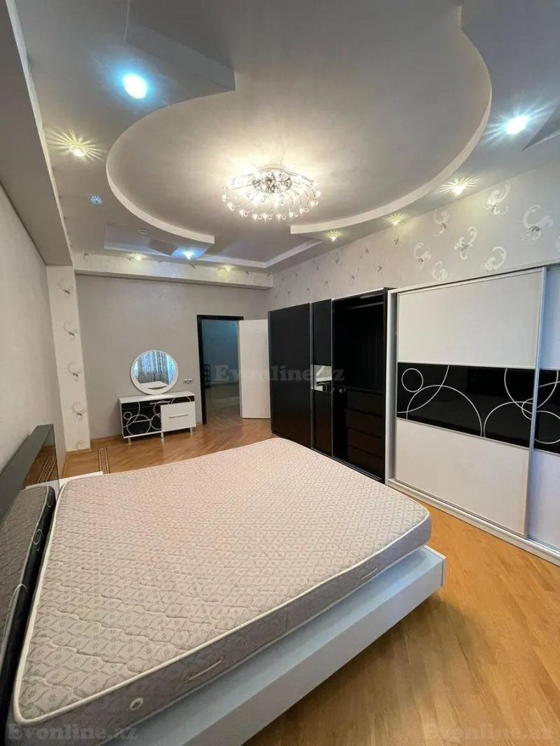 Kirayə verilir 3 otaqlı Mənzil Yeni tikili 130 m² İnşaatçılar m. - şəkil 3