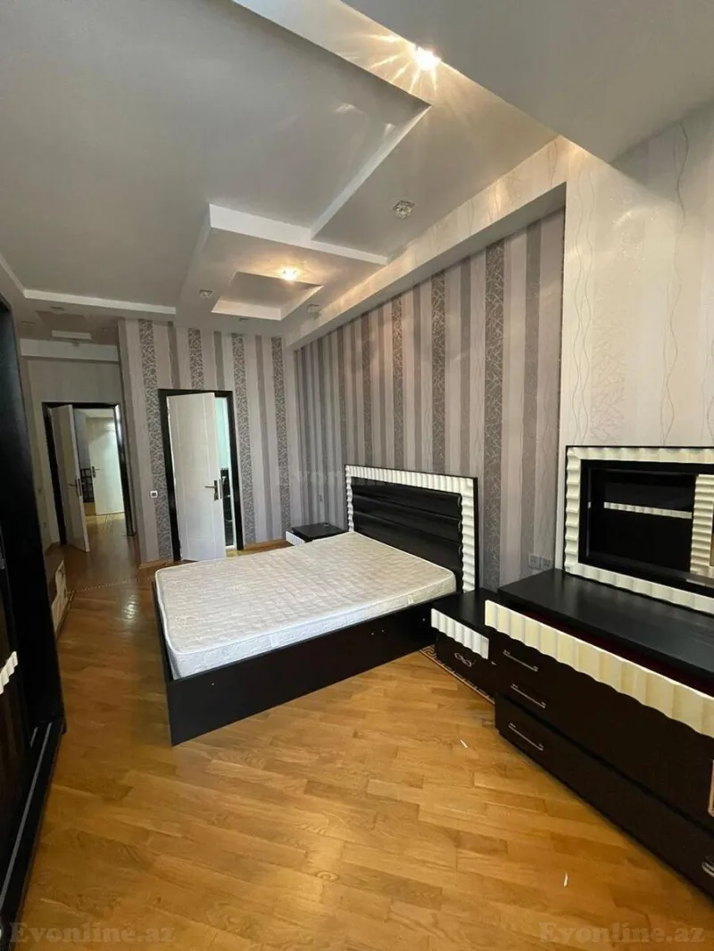 Kirayə verilir 3 otaqlı Mənzil Yeni tikili 130 m² İnşaatçılar m. - şəkil 7