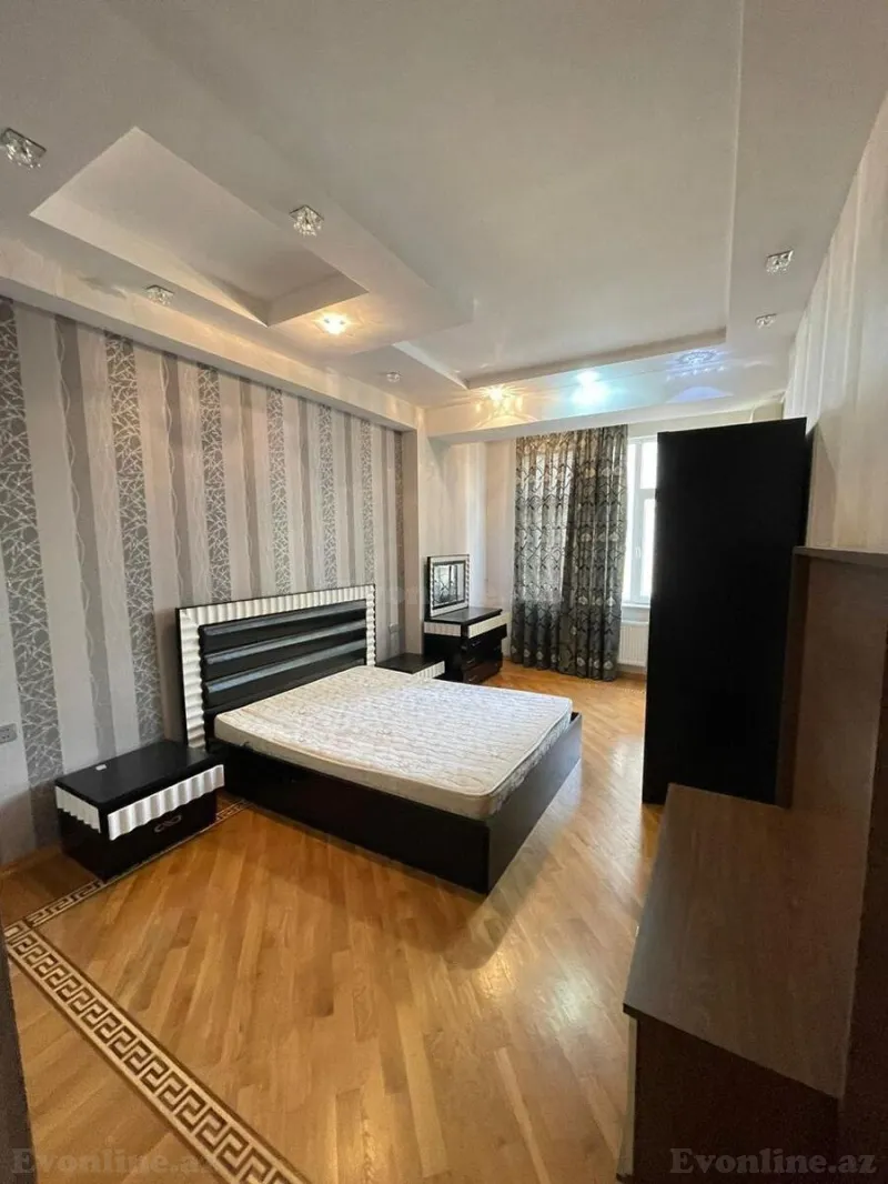 Kirayə verilir 3 otaqlı Mənzil Yeni tikili 130 m² İnşaatçılar m. - şəkil 9