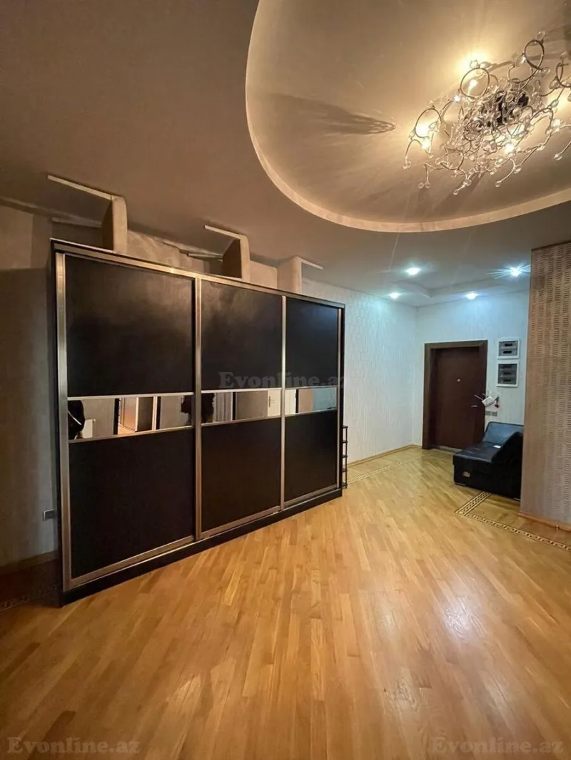 Kirayə verilir 3 otaqlı Mənzil Yeni tikili 130 m² İnşaatçılar m. - şəkil 12