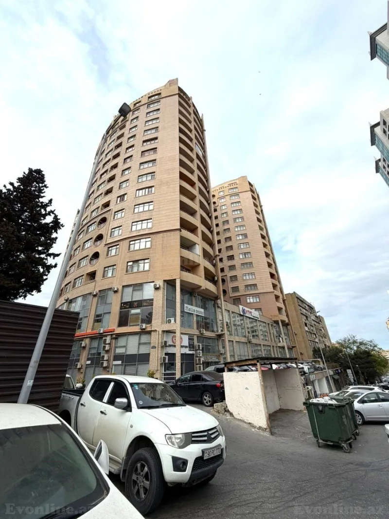 Satılır 3 otaqlı Mənzil Yeni tikili 125 m² İnşaatçılar m.