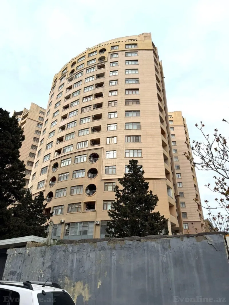Satılır 3 otaqlı Mənzil Yeni tikili 125 m² İnşaatçılar m. - şəkil 2