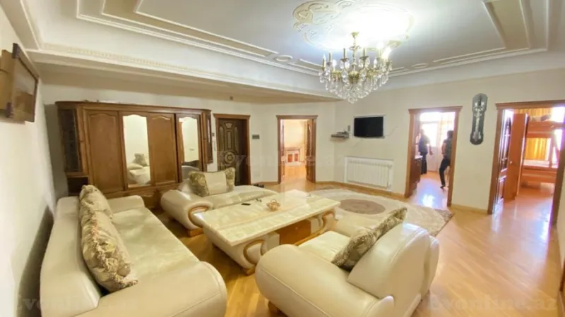 4 otaqlı Mənzil 150 m² Yasamal Kirayə verilir