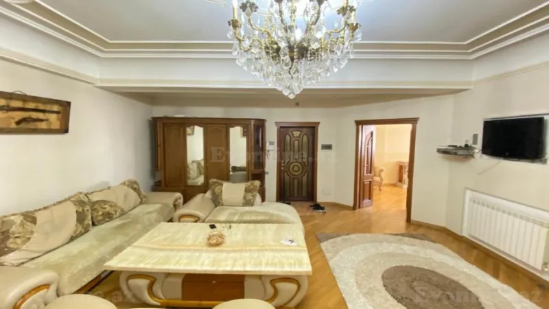 Kirayə verilir 4 otaqlı Mənzil Yeni tikili 150 m² Yasamal - şəkil 3