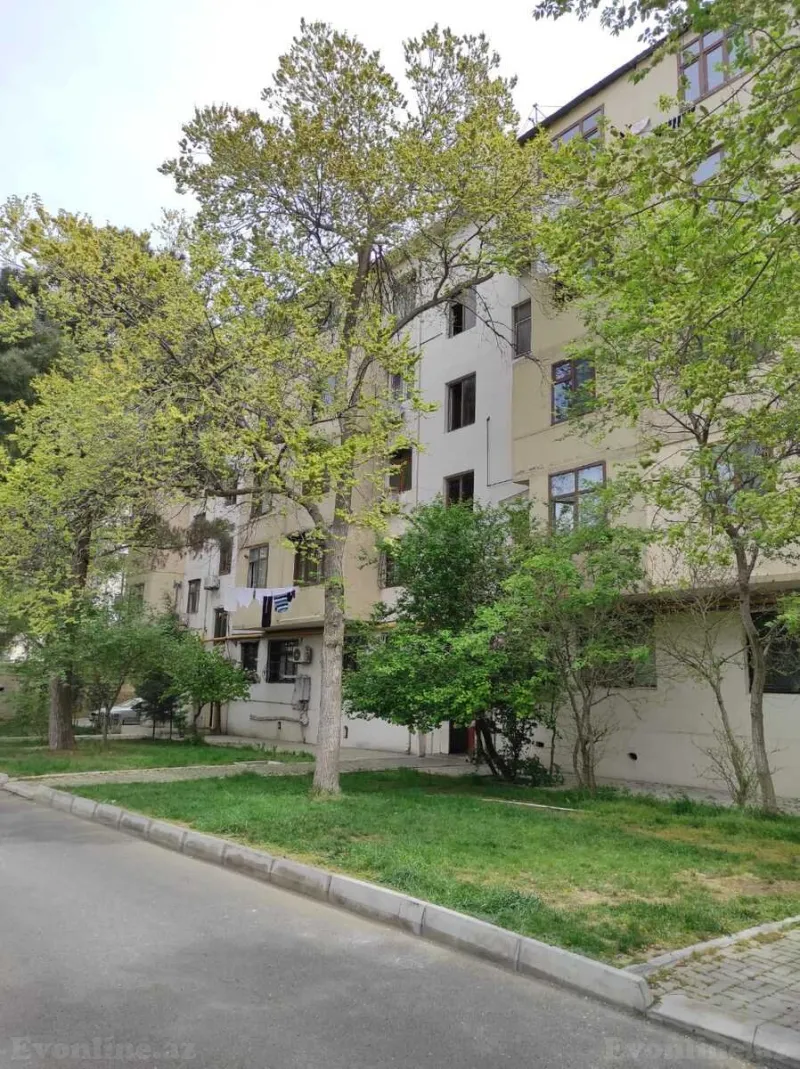 Satılır 2 otaqlı Mənzil Köhnə tikili 52 m² 5-ci mikrorayon