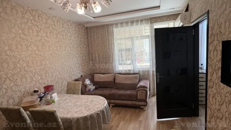 2 otaqlı Mənzil 50 m² 3-cü mikrorayon Satılır
