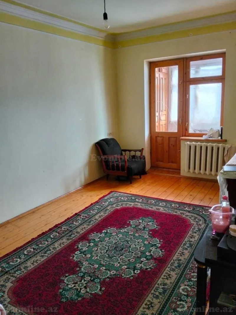 Satılır 4 otaqlı Mənzil Köhnə tikili 100 m² Neftçilər m. - şəkil 2