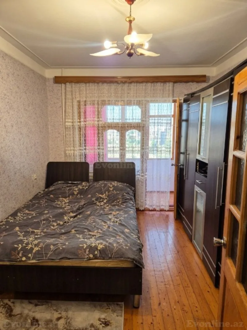 Satılır 2 otaqlı Mənzil Köhnə tikili 60 m² Əhmədli m. - şəkil 2