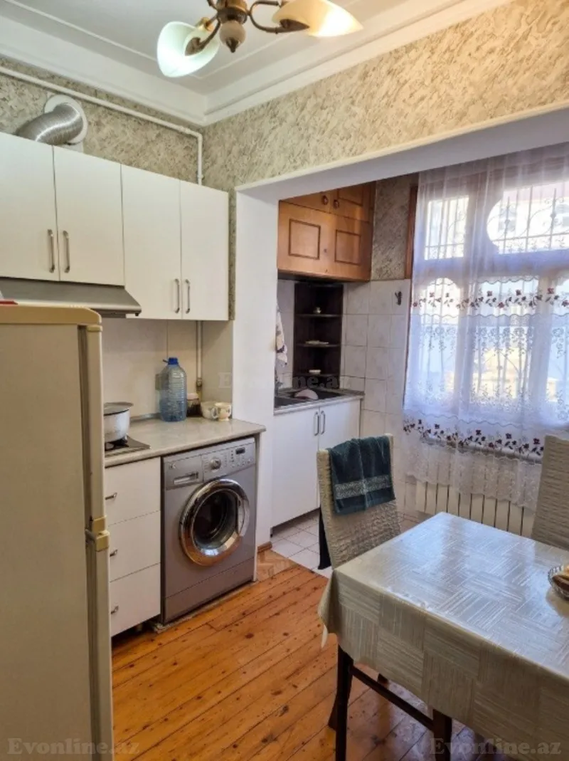 Satılır 2 otaqlı Mənzil Köhnə tikili 60 m² Əhmədli m. - şəkil 4