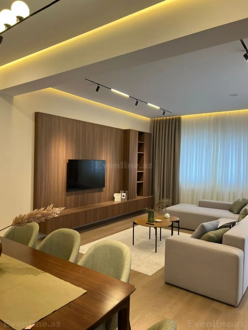 3 otaqlı Mənzil 140 m² Xətai r. Kirayə verilir
