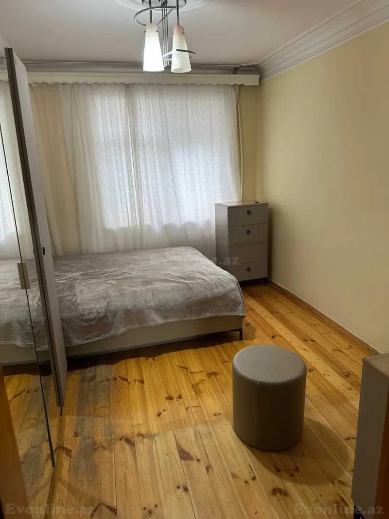 Satılır 5 otaqlı Mənzil Köhnə tikili 105 m² Badamdar - şəkil 2