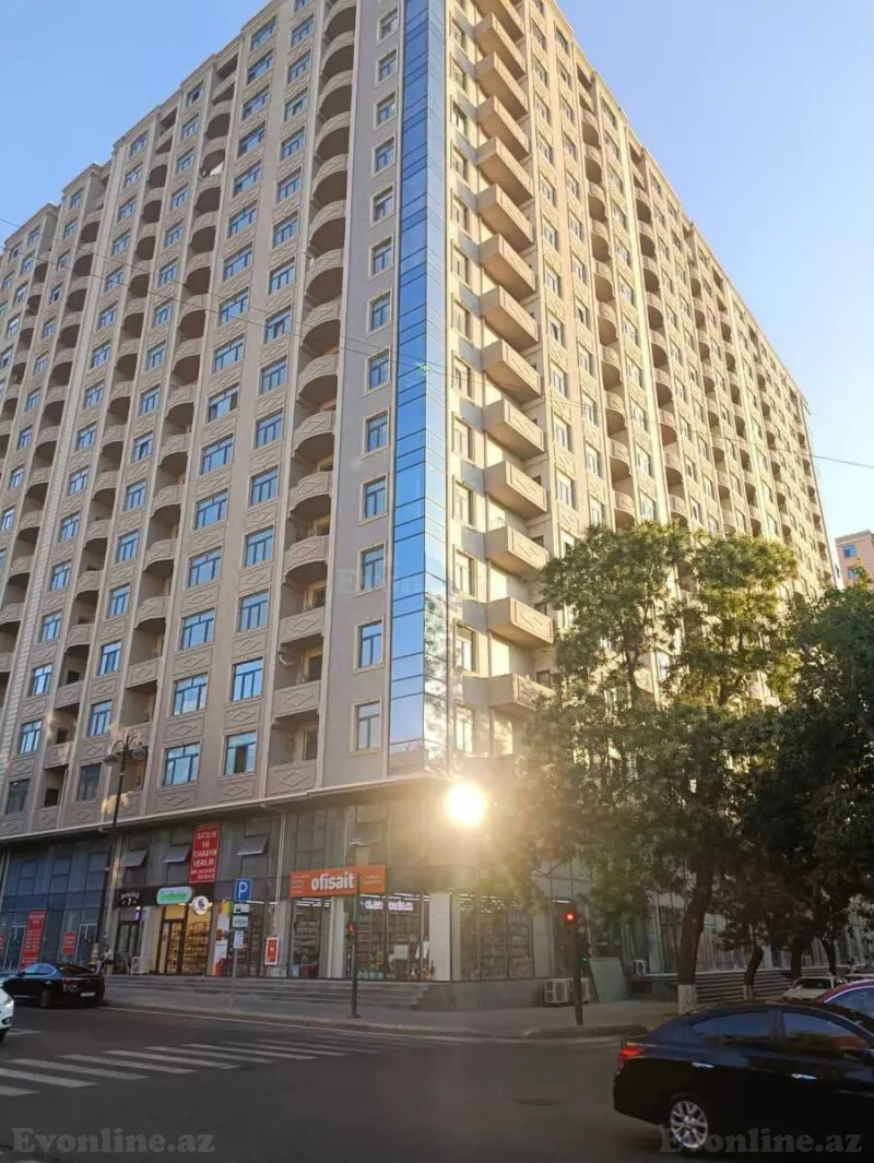Satılır 3 otaqlı Mənzil Yeni tikili 104 m² 28 May m.