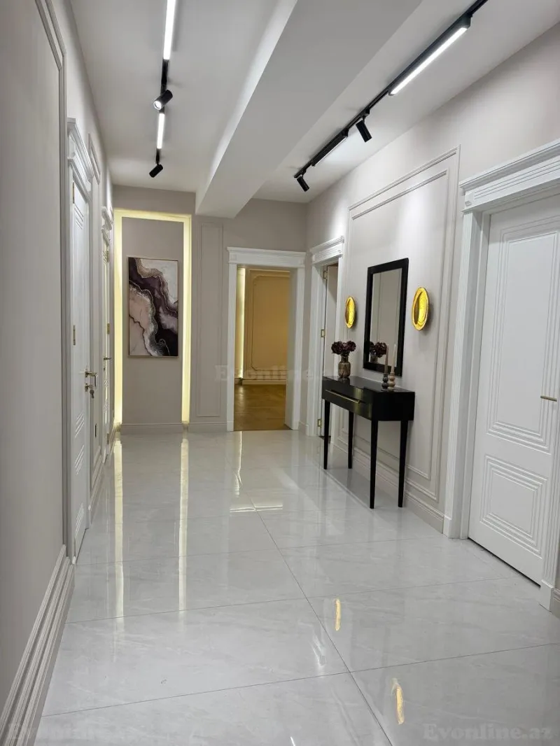 Satılır 3 otaqlı Mənzil Yeni tikili 110 m² 28 May m. - şəkil 2