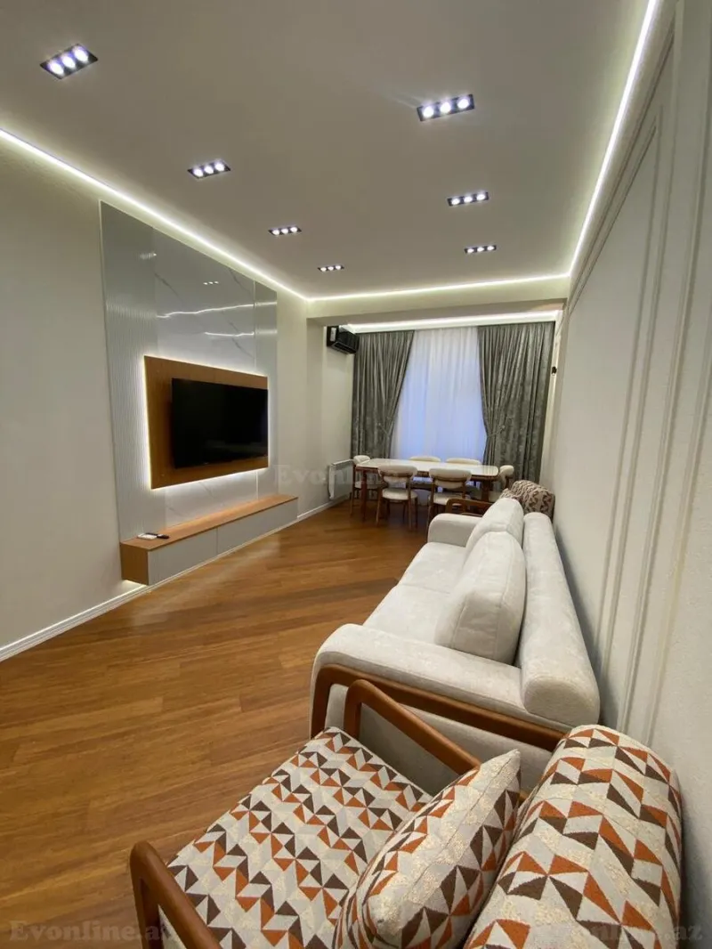 2 otaqlı Mənzil 70 m² 28 May m. Satılır