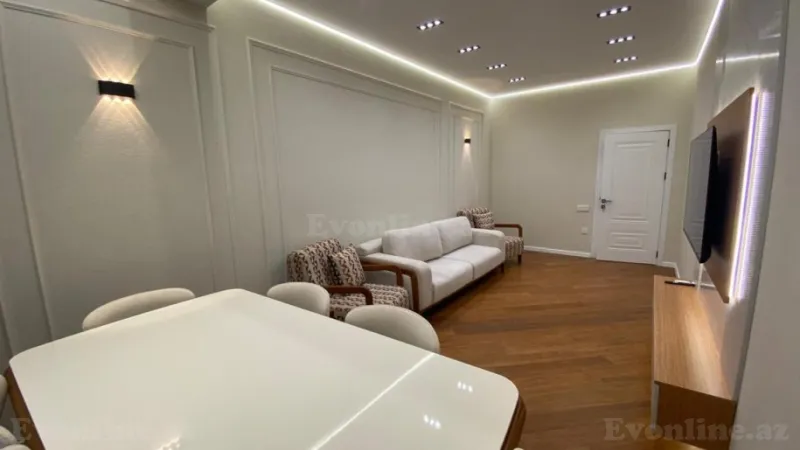 Satılır 2 otaqlı Mənzil Yeni tikili 70 m² 28 May m. - şəkil 3