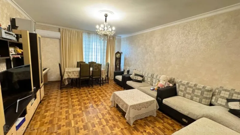 Satılır 5 otaqlı Mənzil Köhnə tikili 115 m² Badamdar - şəkil 2