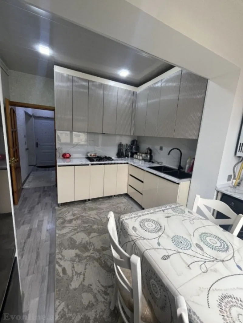 Satılır 2 otaqlı Mənzil Köhnə tikili 60 m² Xətai r. - şəkil 5