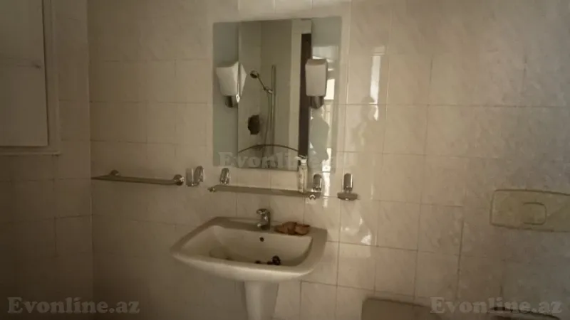 Satılır 2 otaqlı Mənzil Köhnə tikili 65 m² Sahil m. - şəkil 6