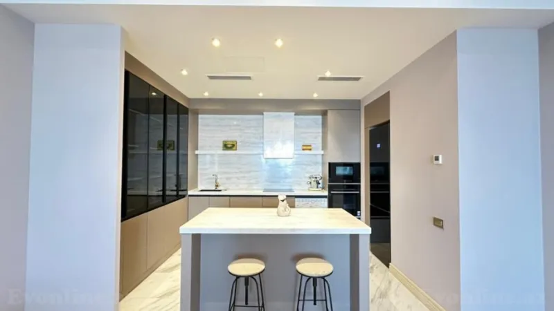 Kirayə verilir 3 otaqlı Mənzil Yeni tikili 140 m² İçərişəhər m. - şəkil 6