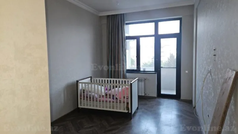 Satılır 3 otaqlı Mənzil Yeni tikili 95 m² Neftçilər m. - şəkil 3