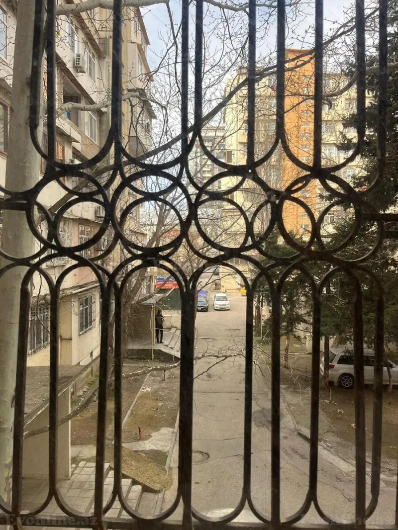 Satılır 1 otaqlı Mənzil Köhnə tikili 50 m² Gənclik m. - şəkil 3