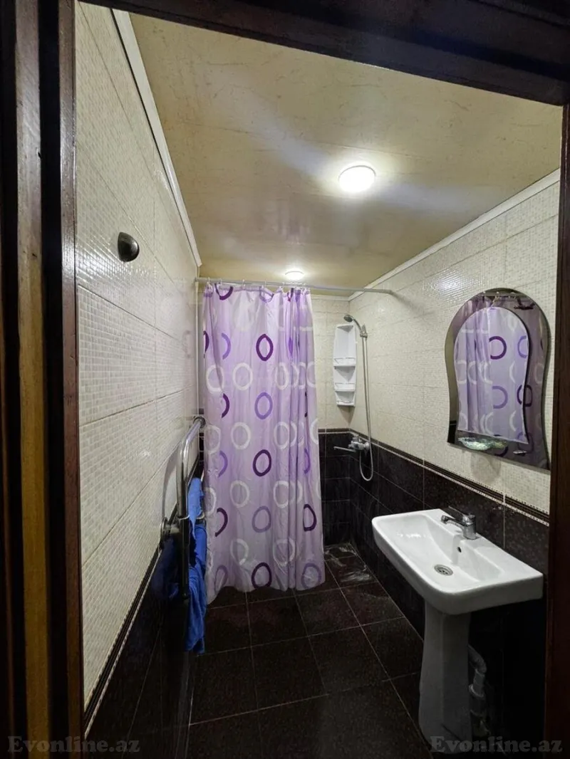 Satılır 2 otaqlı Mənzil Köhnə tikili 75 m² Gənclik m. - şəkil 4