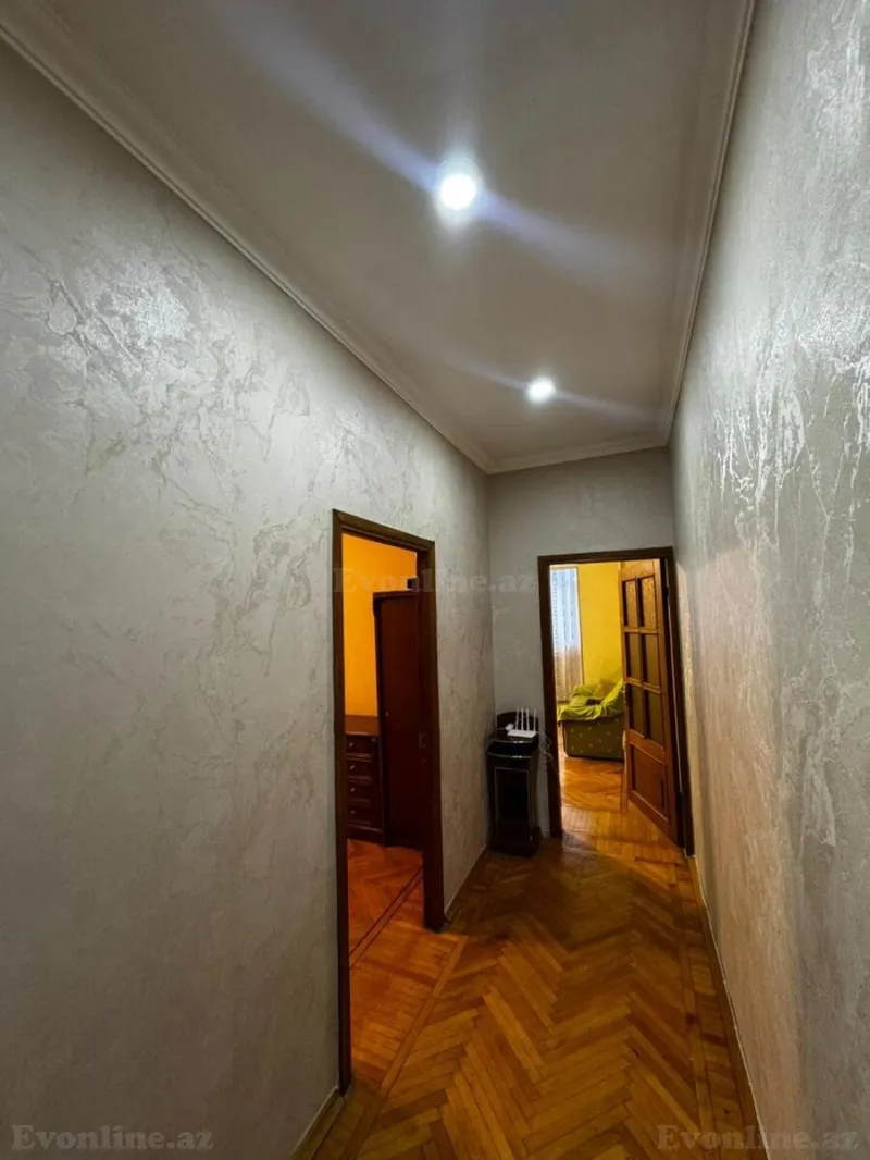 Satılır 2 otaqlı Mənzil Köhnə tikili 75 m² Gənclik m. - şəkil 8