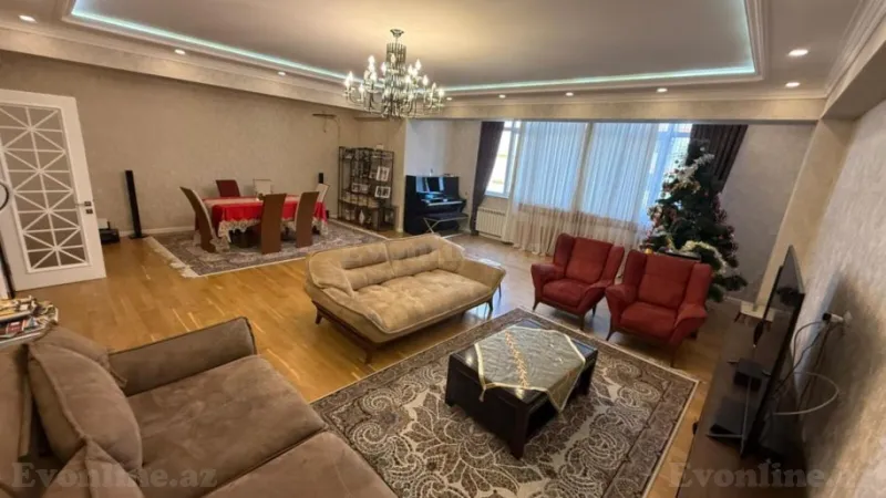 4 otaqlı Mənzil 220 m² 20 Yanvar m. Satılır