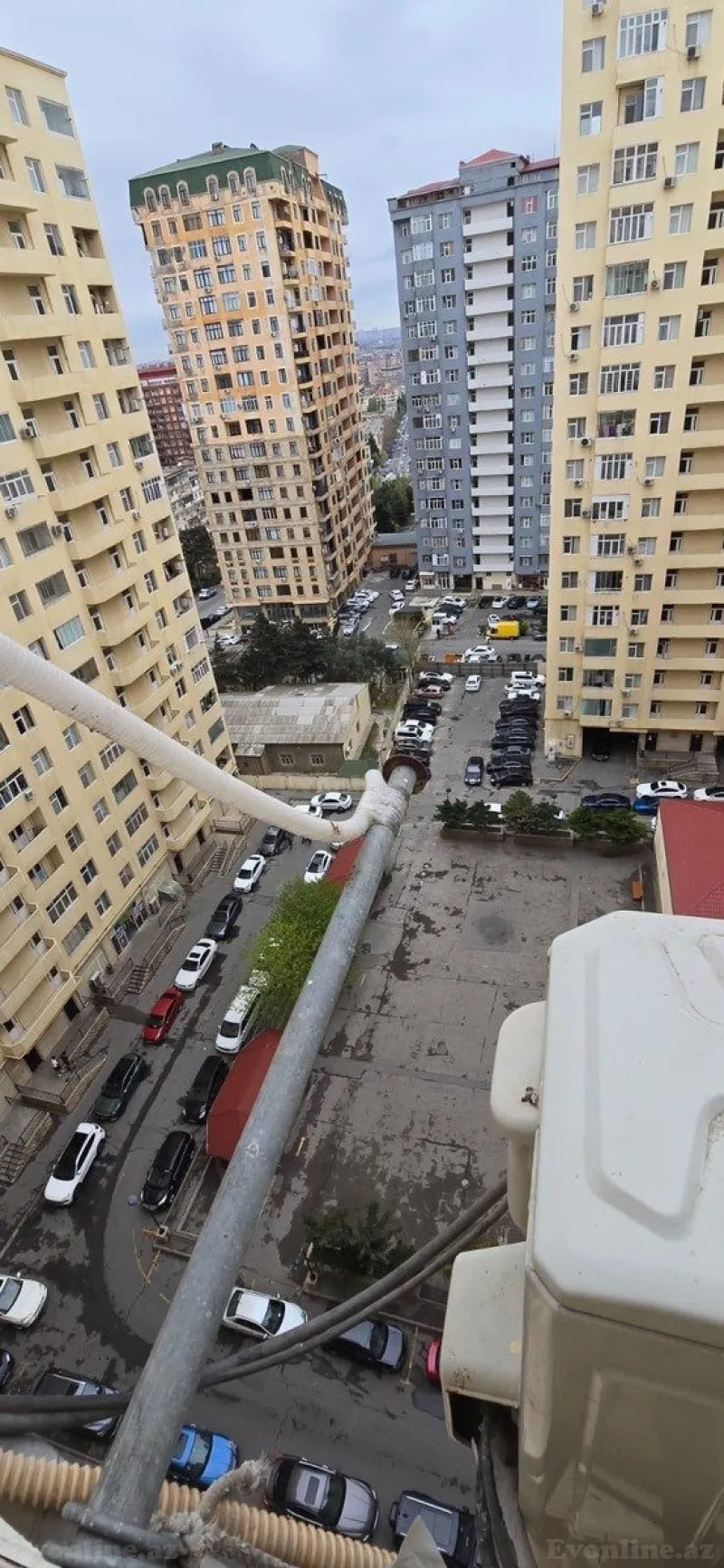 4 otaqlı Mənzil 125 m² 9-cu mikrorayon Satılır