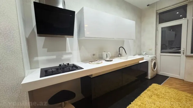 2 otaqlı Mənzil 101 m² Elmlər Akademiyası m. Kirayə verilir